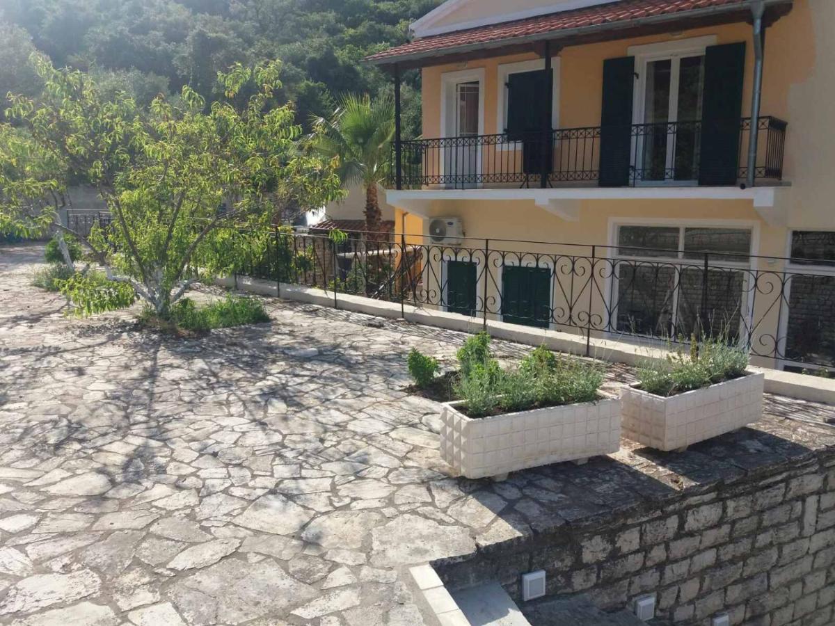 Lithino Apartments - 5Min From The Beach Agios Ioannis Peristeron  Exterior photo